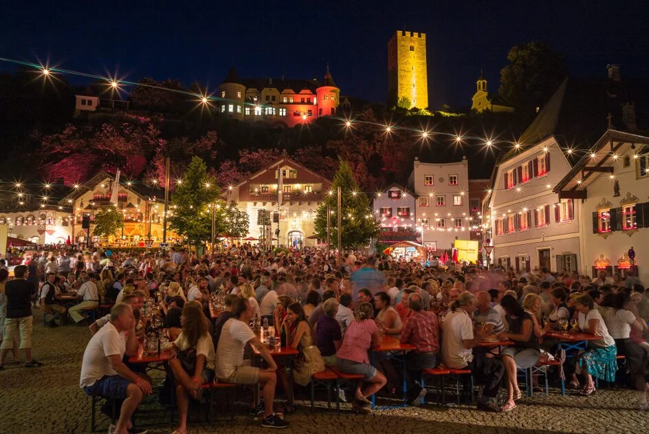 Marktbeleuchtung Marktbeleuchtung Blick auf Schloss